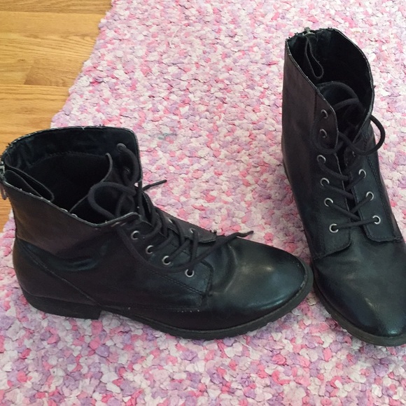 combat boots - Picture 2 of 3